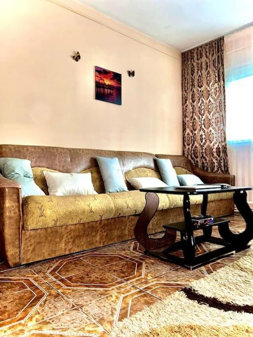 Ap 2 Cam Confortabile - Ab House Iasi Buitenkant foto